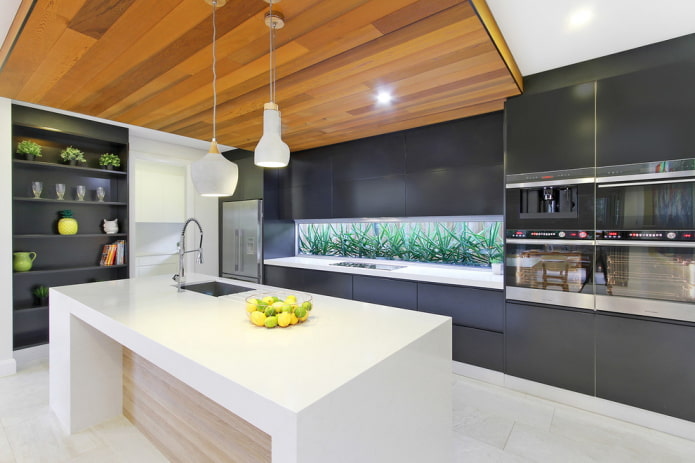 Holzdecke im modernen Stil