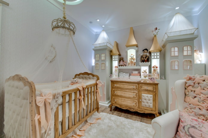Design eines Kinderzimmers für ein neugeborenes Mädchen