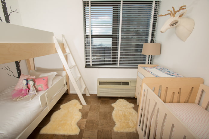Schlafzimmerdesign für drei Kinder unterschiedlichen Alters