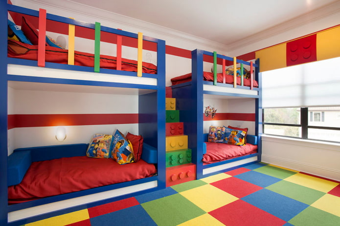 Zweistöckiges Modell im Kinderzimmer für Jungen