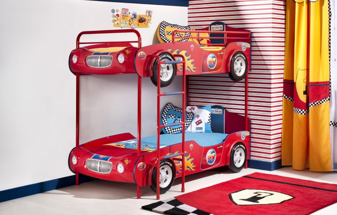 Etagenbett-Auto im Kinderzimmer