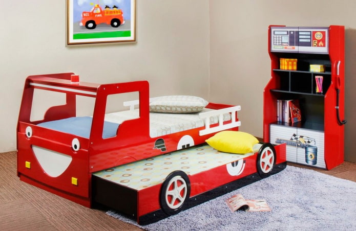 Etagenbett-Auto im Kinderzimmer