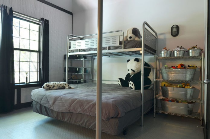 ein Etagenbett in einem Kinderzimmer im Loft-Stil