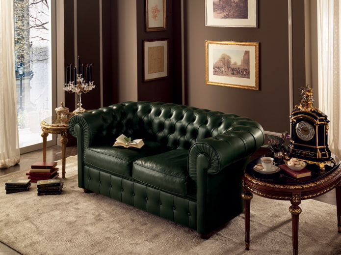 Grünes Ledersofa