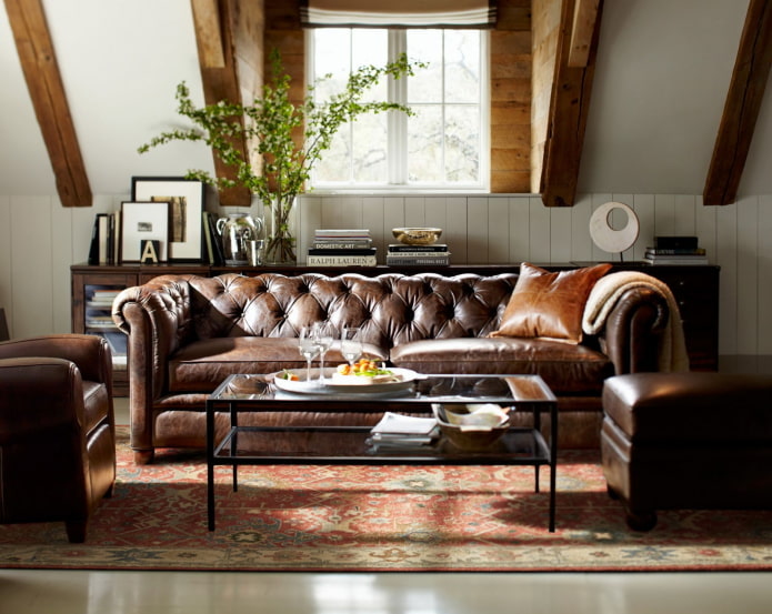 Sofa im Dachgeschoss