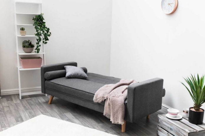 Klappsofa im skandinavischen Stil