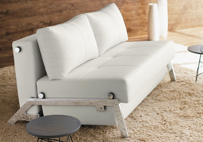 Klappsofa im Innenraum