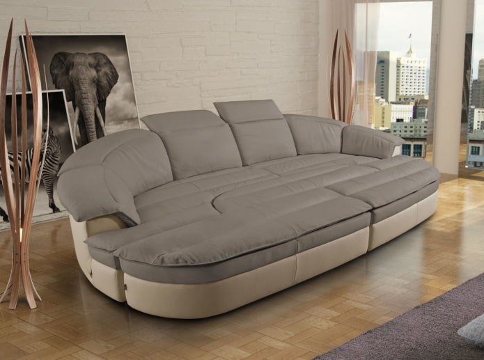 halbrundes Klappsofa im Innenraum