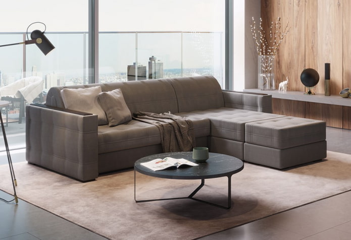 Klappsofa mit Ottomane im Innenraum