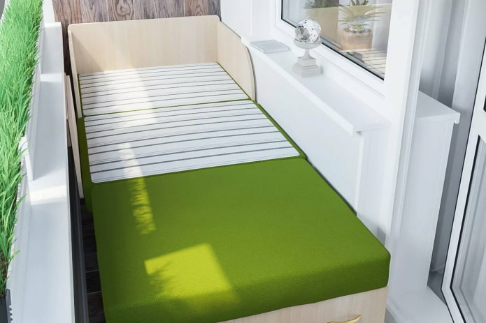 Schlafsofa im Inneren der Loggia