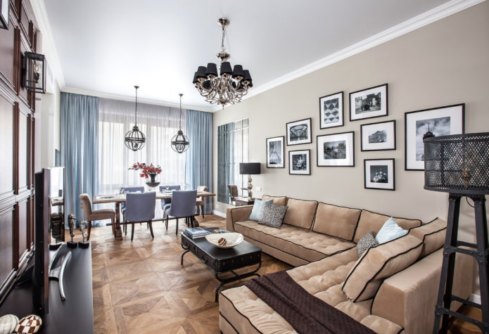 Sofa mit einer Ecke rechts