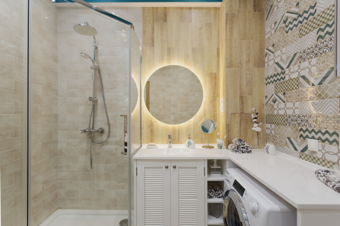 Badezimmer mit Dusche