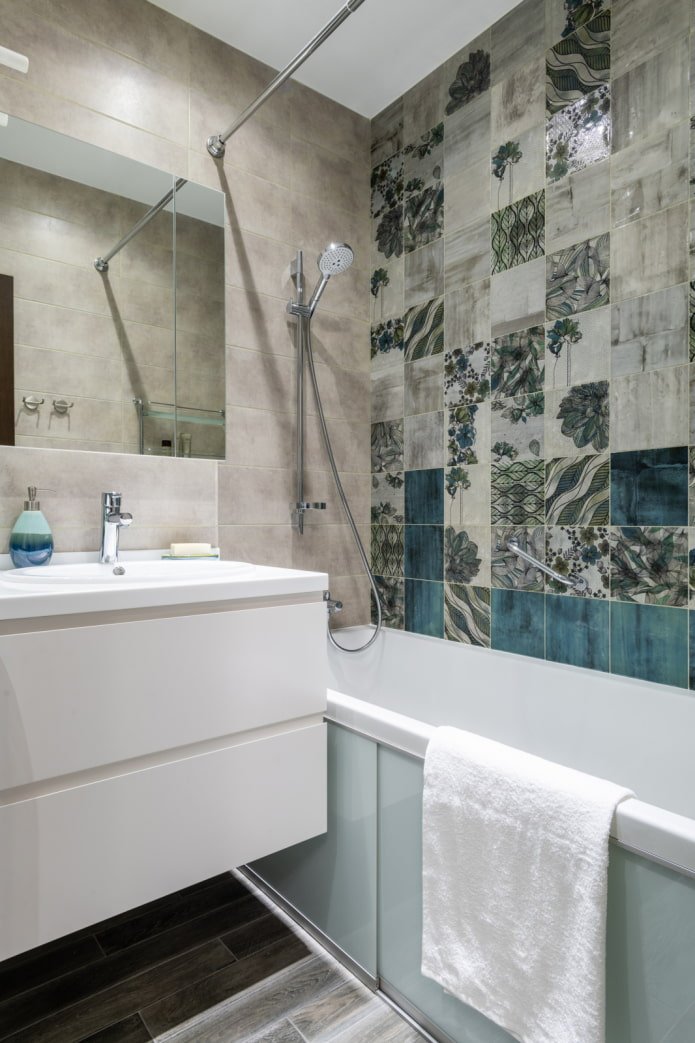 Fliegengitter unter der Badewanne
