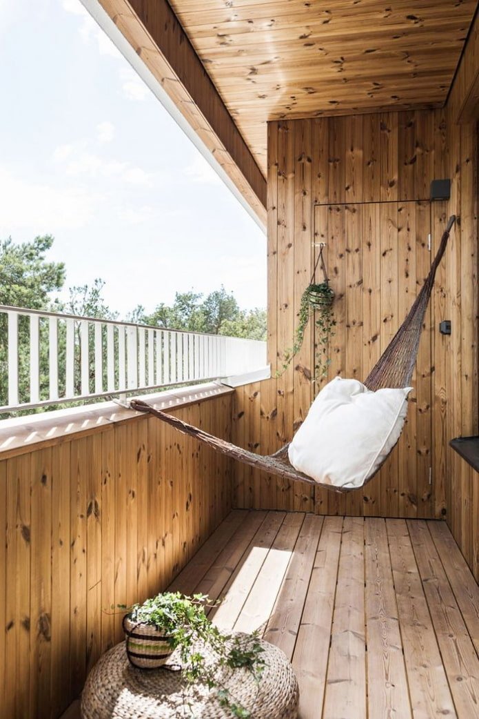 Gestaltung eines Sitzbereichs auf dem Balkon