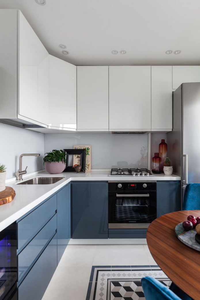 Küchendesign in einer 2-Zimmer-Wohnung