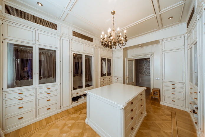 Beleuchtung im Kleiderschrankdesign