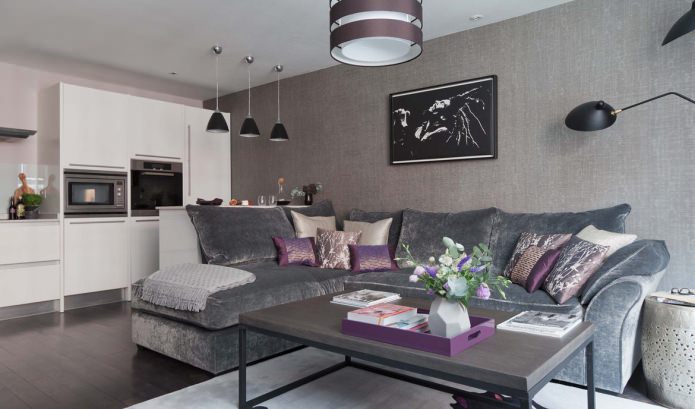 Foto eines Ecksofas im Wohnzimmer