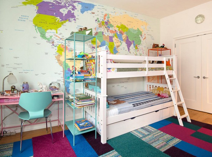 Kinderzimmergestaltung mit Fototapete mit Weltkarte