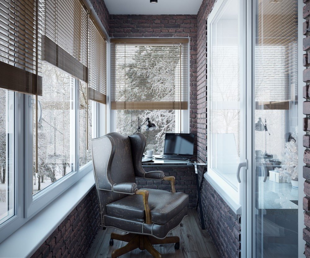 Wie richtet man ein Arbeitszimmer auf dem Balkon ein?