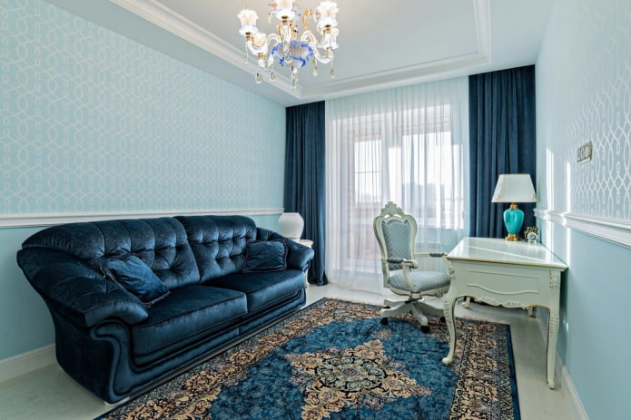 Arbeitszimmer-Interieur im klassischen Stil