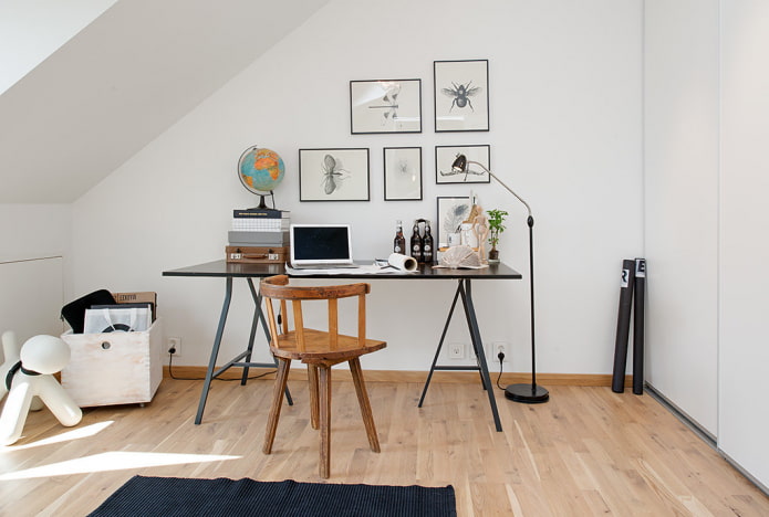 Arbeitszimmer-Interieur im skandinavischen Stil