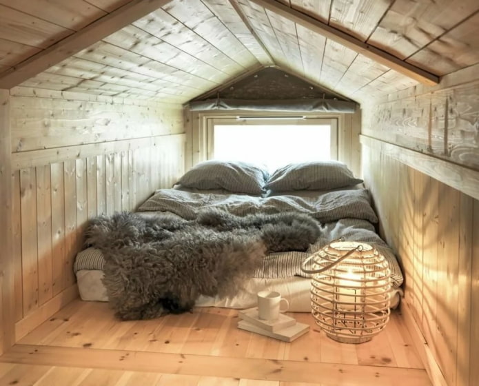 gemütliches Schlafzimmer im Dachgeschoss