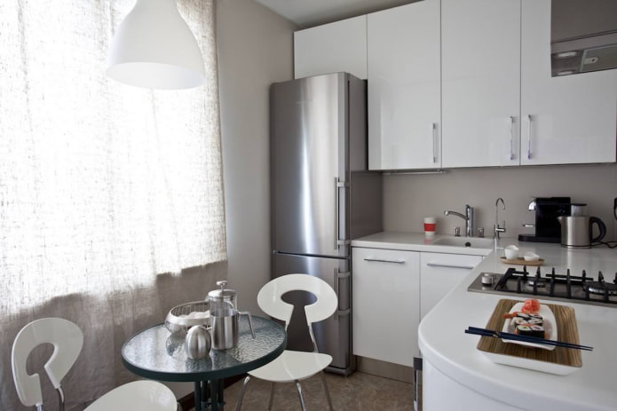 Kühlschrank in einer 5 m² großen Küche