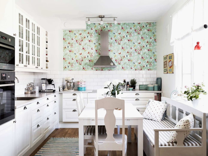 Küchenfläche von 8 m² im Provence-Stil