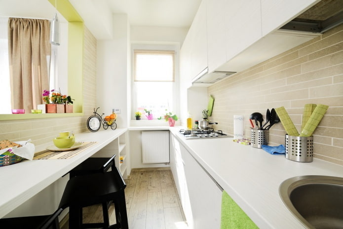 Küchendesign im Inneren einer Wohnung von 40 Quadratmetern