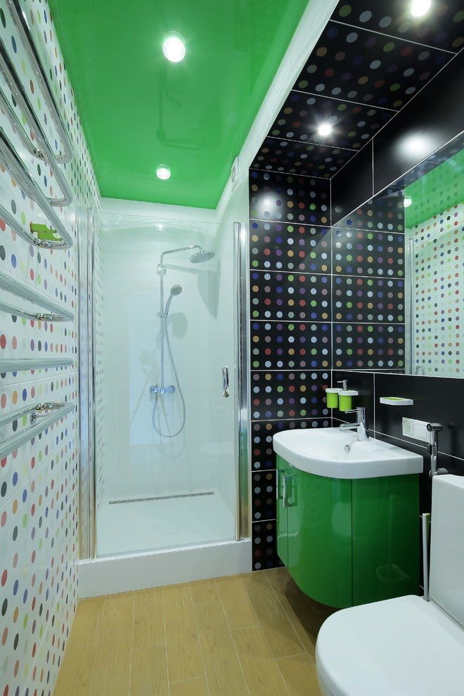 Helles Badezimmer