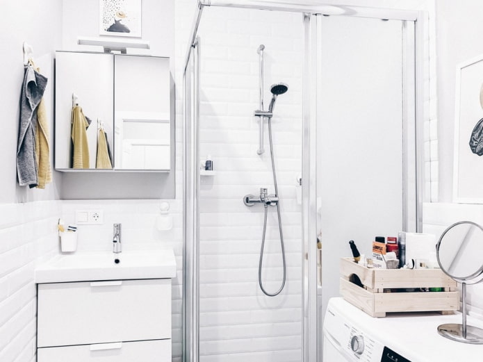 Weißes Badezimmer