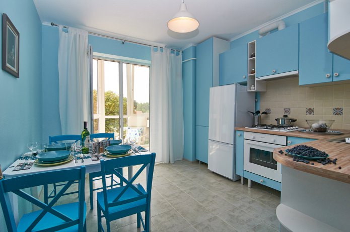 Küche in einer 44 m² großen Wohnung