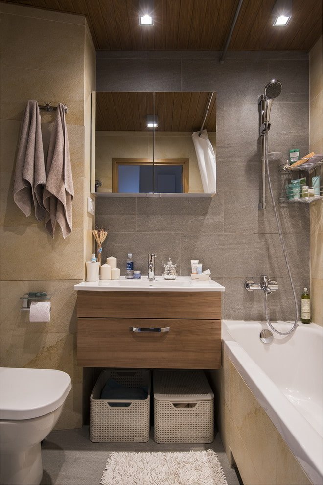 Badezimmerdesign im Inneren einer 45 Quadratmeter großen Wohnung