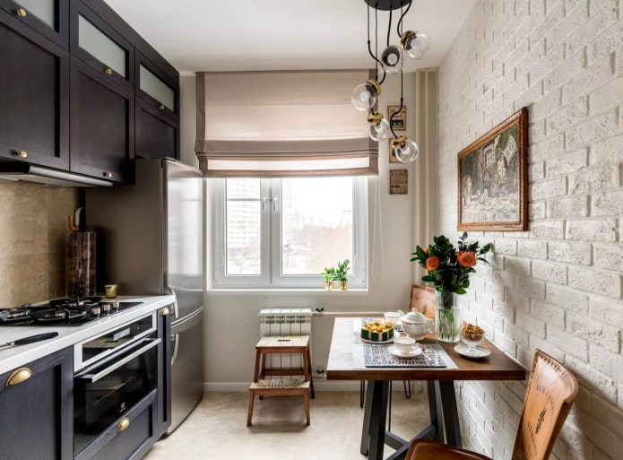 Kücheninterieur in einer 50 Quadratmeter großen Wohnung
