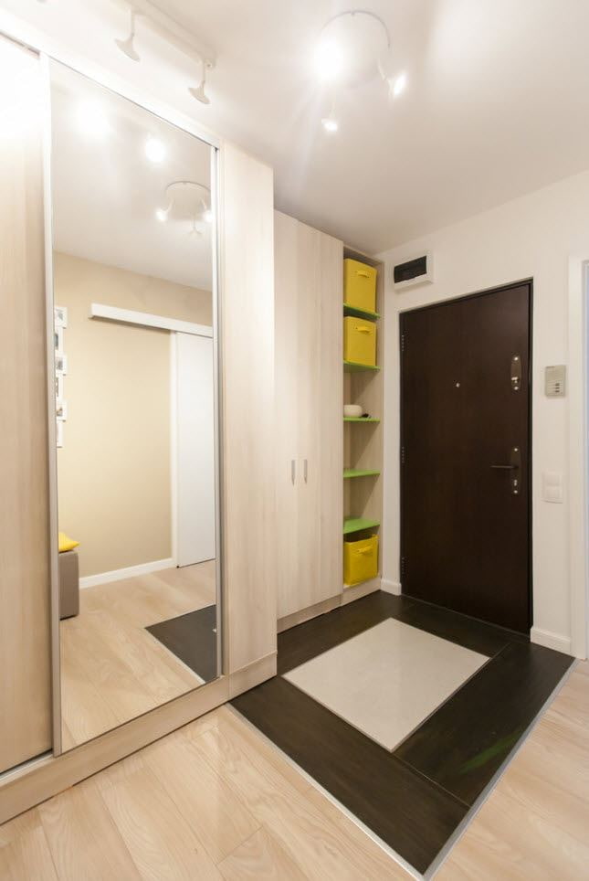 Flureinrichtung in einer 50 Quadratmeter großen Wohnung
