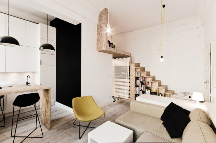 Innenansicht eines zweistöckigen Studio-Apartments
