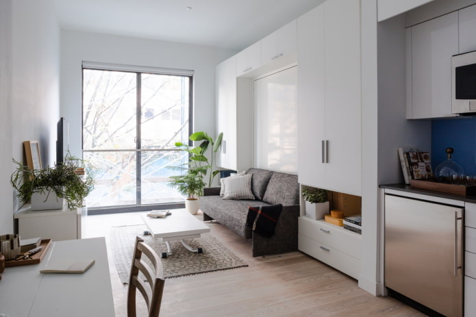 Studio-Apartment-Innenraum mit einem Fenster