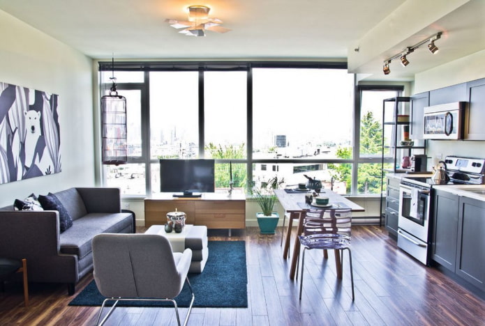 Studio-Apartment-Innenraum mit Panoramafenstern