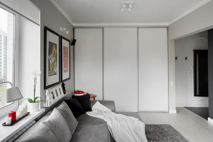 Möbel im Inneren eines Studio-Apartments