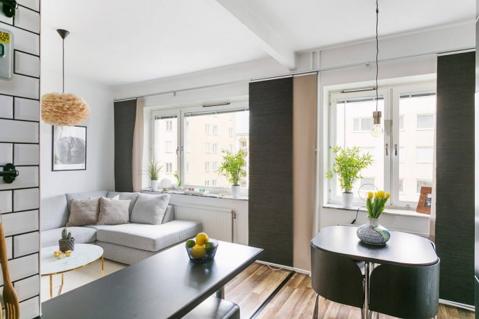 Textilien im Inneren eines Studio-Apartments