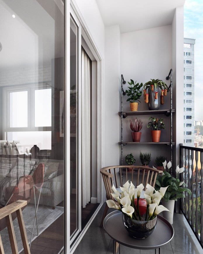 gemütlicher unverglaster Balkon