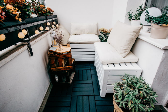 stilvoller offener Balkon
