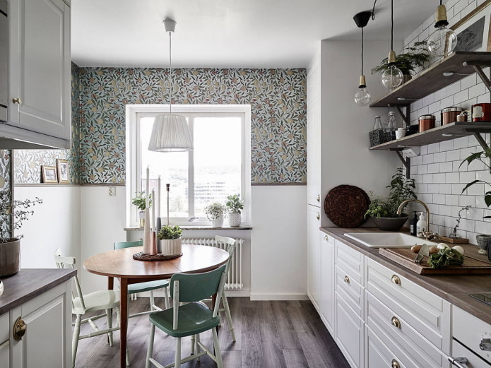 Finishing a small-sized kitchen