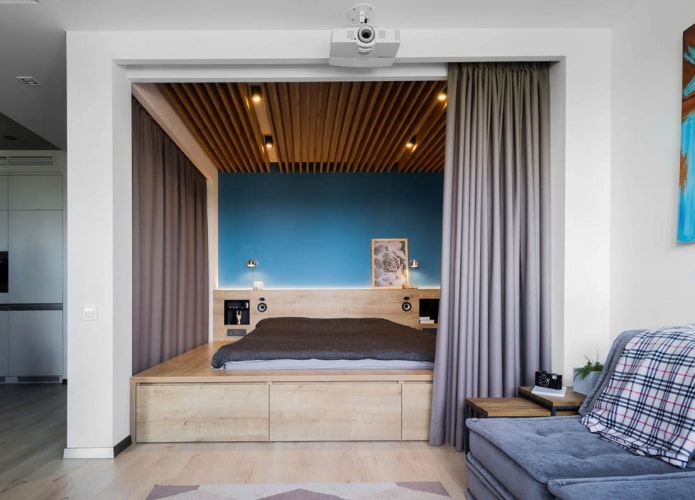 Bett in einer Nische