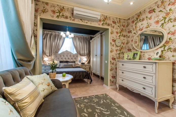 Nische im Interieur im Provence-Stil