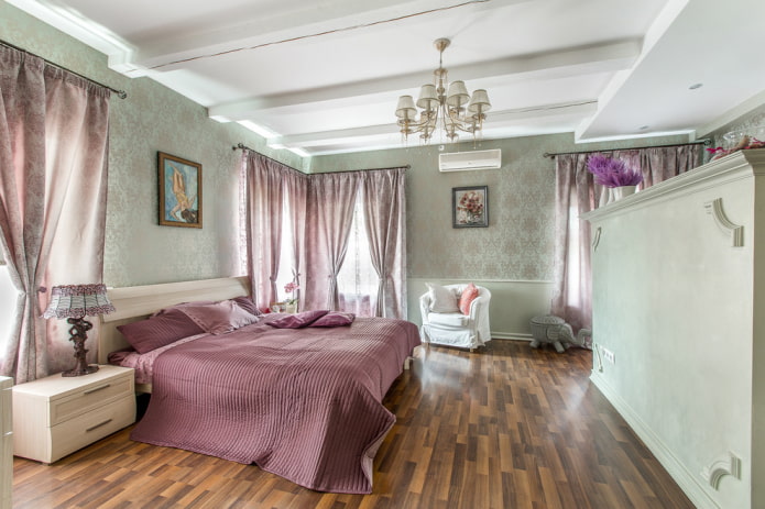 weiße Balken im Schlafzimmer