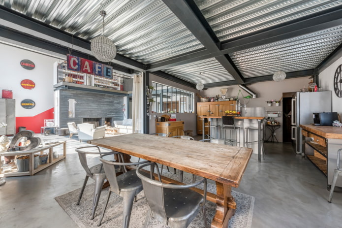 Innenraum im Loft-Stil