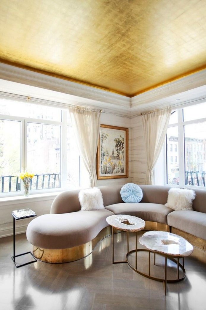 goldene Decke im Innenraum