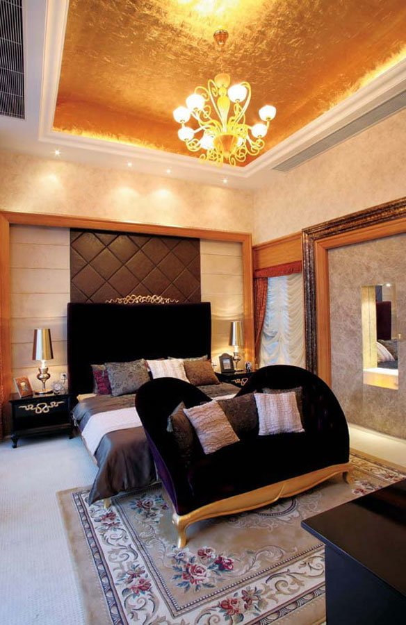 goldene Decke im Innenraum