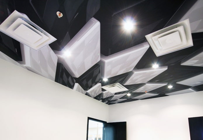 Decke mit geometrischen Mustern
